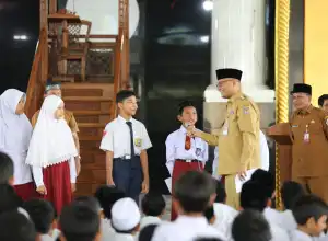 Pj Walikota Lhokseumawe Beri Semangat Kepada Ribuan siswa SD dan SMP Ikuti Pendidikan Ramadhan 2023