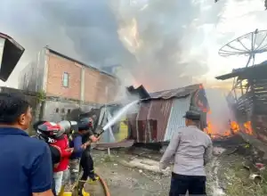25 Unit Rumah di Kampung Kemili Aceh Tengah Terbakar