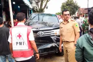 Mobil Dinas Bupati Kuningan Serodok Pemotor Suami Istri Hingga Tewas di Tempat