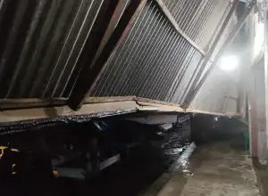 Hujan Lebat dan Angin Kencang, Empat Unit Ruko Semi Permanen Rusak di Muara Batu 