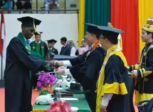 USK Wisudakan 1.607 Lulusan, Diantaranya dari Gambia dan Kenya