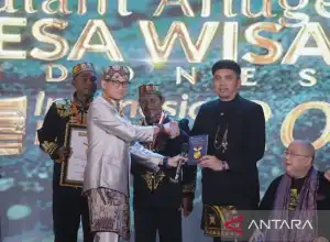 Pemkot Sabang Terima Rekor MURI Populasi Lumba-Lumba di ADWI 2023