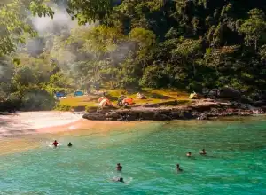 Lhok Mata Ie, Destinasi Terkini Camp Dipinggir Laut