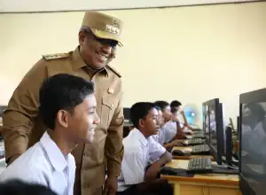 Pj Bupati Aceh Utara Tinjau ANBK di SMPN 1 Syamtalira Bayu