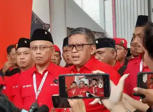 Hasto: Gibran Sudah Lapor ke PDIP Soal Dipinang Jadi Cawapres Prabowo
