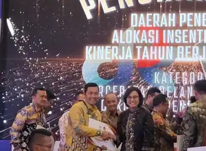 Pemkab Bener Meriah Terima Terima Penghargaan Insentif Fiskal Kinerja dari Menteri Keuangan
