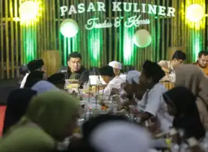 Puluhan Anak Yatim Dijamu Makan Malam di Pasar Kuliner PKA