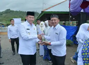 Pengurus BKMT Kecamatan Gajah Putih Dikukuhkan 