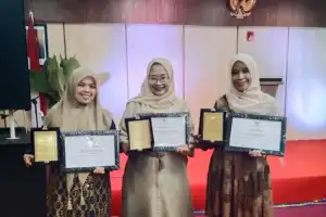 Dua Pegawai RSUD Kota Sabang Raih Nakes Teladan