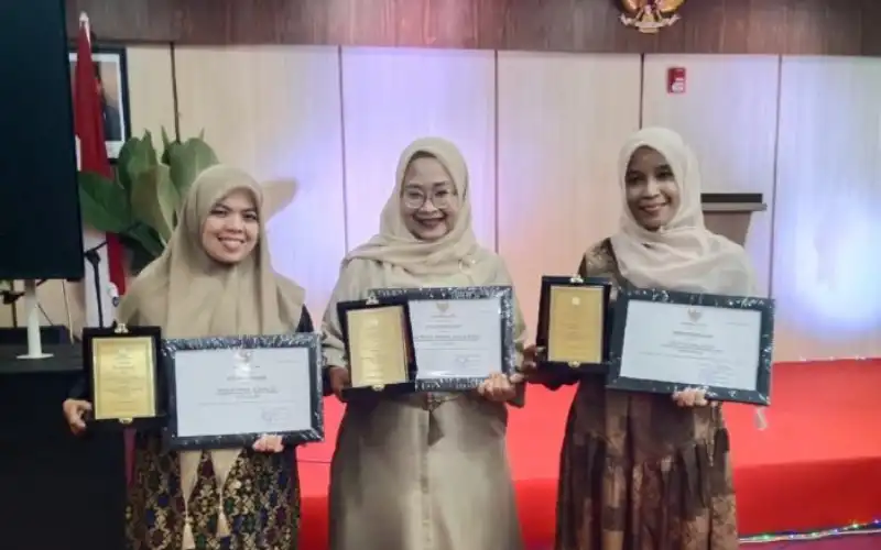 Dua Pegawai RSUD Kota Sabang Raih Nakes Teladan