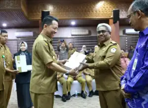 Achmad Marzuki Serahkan DIPA ke KPA dan 23 Kabupaten/kota