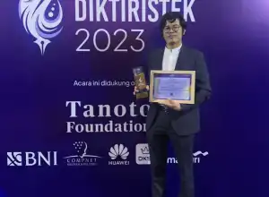 Dosen USK Raih Penghargaan Dosen Berprestasi Terbaik Nasional