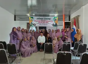 Ibu-ibu Pengajian Nur Anisa Kuteni Reje Ikuti Pelatihan Adet Mungerje