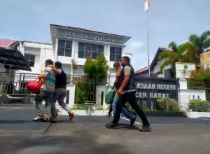 Empat Penyelundup Rohingya Diserahkan ke Kejari Aceh Barat