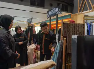 Siap Naik Kelas! Karya Fesyen Desainer dan UMKM Ekraf Aceh Hadir di Sarinah Jakarta