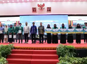 Perdana, USK Salurkan Beasiswa Dana Lestari untuk Mahasiswa Berprestasi