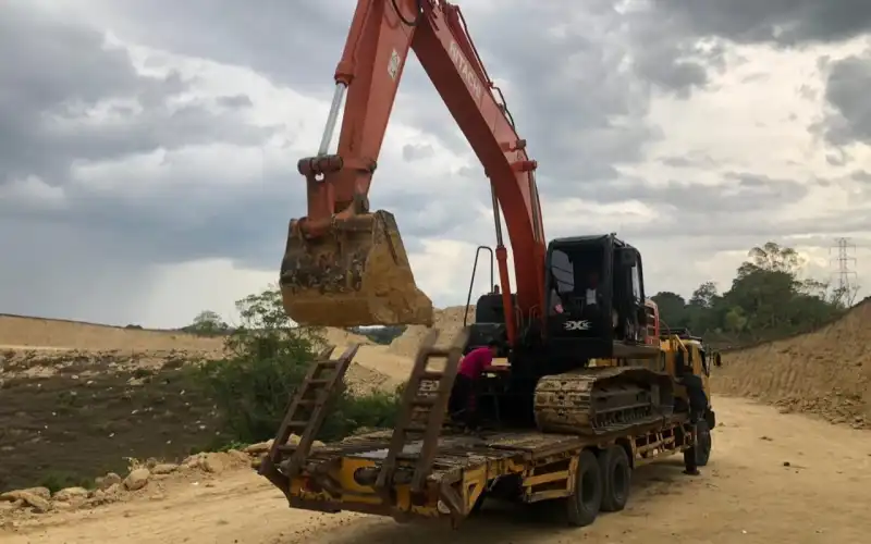 Polisi Amankan Ekskavator di Lokasi Tambang Ilegal Pidie