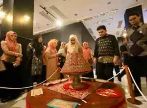 Mellani Subarni Ajak Anak Muda Bangkitkan Kembali Wastra Aceh