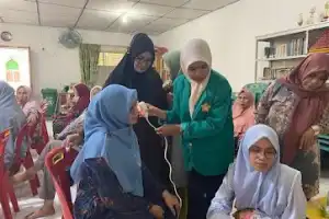 USK Edukasi Penggunaan Kosmetik Bagi Warga Kopelma Darussalam