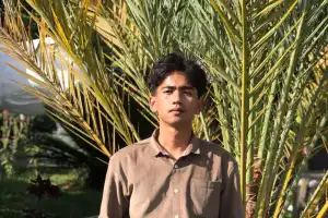 Maju atau Mundur