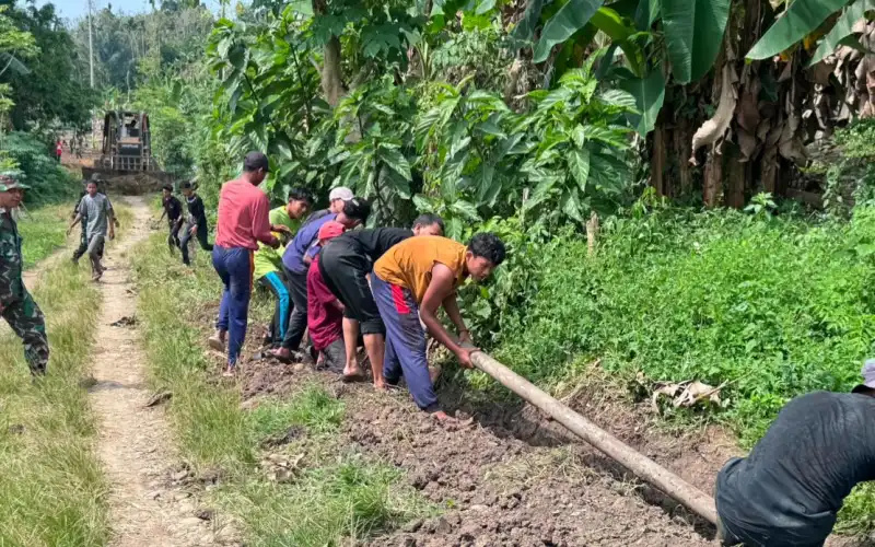 Warga Antusias, Jalan Program TMMD Mulai Dimanfaatkan