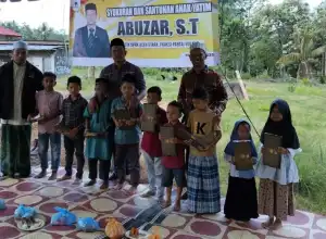 Anggota DPRK Aceh Utara Abuzar, Gelar Buka Puasa Bersama dan Santuni Anak Yatim di Sawang