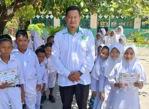 Guru Sebagai Akar Sumber Daya Manusia Untuk Generasi Emas 