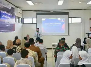 PGE Latih Kemampuan Literasi Siswa Sekolah Dasar di Syamtalira Aron