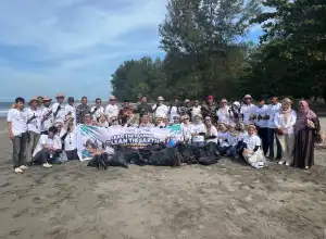 Harbour Energy Gelar Leadership Training dan Aksi Bersih Pantai