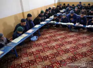 Kasus Covid-19 di Afghanistan Melonjak, Semua Sekolah Ditutup