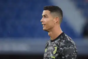 Mourinho Ajak Ronaldo Pindah ke Roma