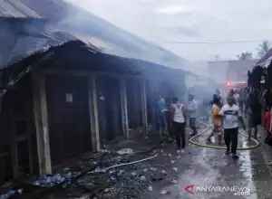 Pasar Inpres Simpang Peuet Nagan Raya Terbakar