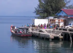 Foto Feature: Transportasi Tradisional Antar Pulau