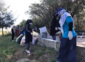 Pegiat Wisata Kumpulkan 80 Kantong Sampah di Pelabuhan Ulee Lheue