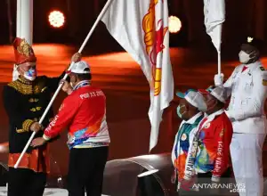 Papua Serahkan Tongkat Estafet Tuan Rumah PON ke Aceh dan Sumut