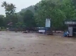 Waspada Banjir Susulan Warga Tangse Tempati Lokasi Pengungsian