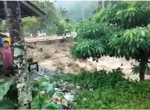 Sungai Meluap, Kios dan Tempat Wisata Rusak di Beungga, Tangse