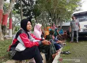 Terkena PHK, Buruh Perusahaan Sawit di Aceh Tamiang Datangi DPRK