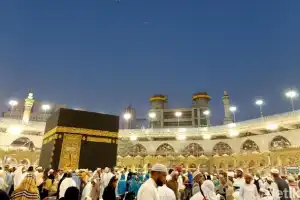 Arab Saudi Izinkan Umrah Ramadan bagi Jamaah yang Sudah Divaksin