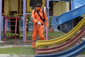 Foto Feature: Sterilisasi Sekolah Untuk Menekan Kasus COVID-19.