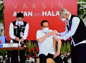 Pemerintah Tegaskan Vaksinasi Ikhtiar untuk Menangani Pandemi