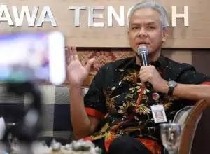 Ganjar Tak Diundang Dalam Pertemuan PDIP, Ada Apa?