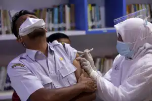 Dinkes Sebut Vaksinasi Nakes di Aceh Lampaui Nasional