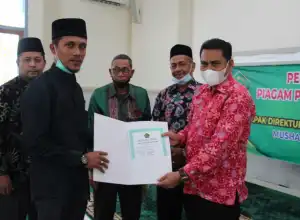 1.000 Ponpes di Aceh Terima Piagam Statistik dari Kemenag 