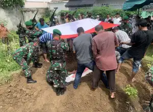 Keluarga Meminta Pelaku Penembakan Dantim BAIS Ditangkap