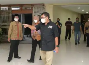Sekda Tinjau Penataan di Kantor Dinas Pendidikan Aceh