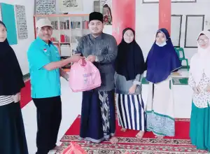Partai Gelora Aceh Bagikan Takjil di Panti Asuhan