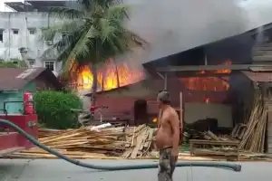 Sembilan Unit Rumah Warga di Aceh Tamiang Terbakar