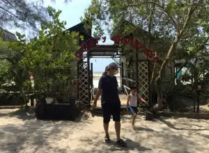 Pembatasan yang Bikin Bisnis Wisata Lesu