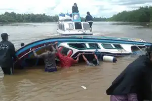 Kapal Cepat Terbalik di Perairan Nunukan, Lima Penumpang Meninggal